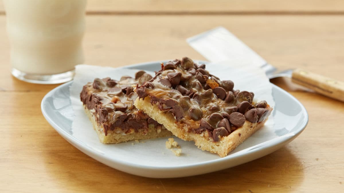 Easy Caramel-Pecan Bars